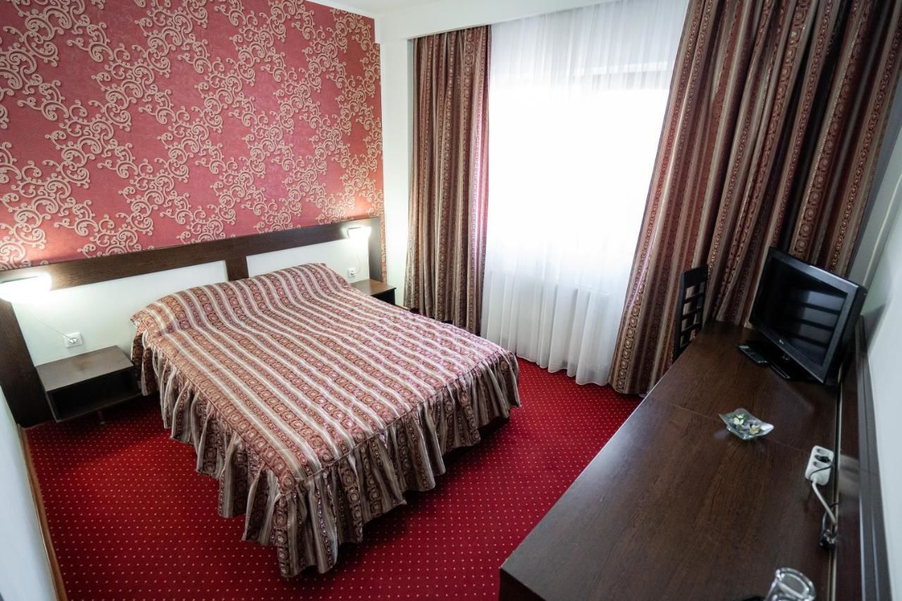 Отель Hotel Polaris Сучава-7