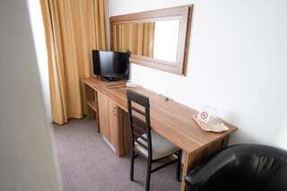 Отель Hotel Polaris Сучава-4